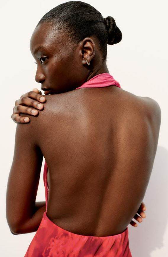 HALJINA OD TILA S DRAPIRANIM AMERIČKIM IZREZOM/ ZARA/  39,95 EUR