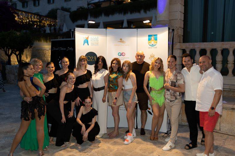 HVAR SALSA1-small.jpg