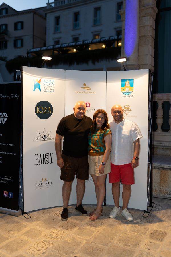 HVAR SALSA5-small.jpg