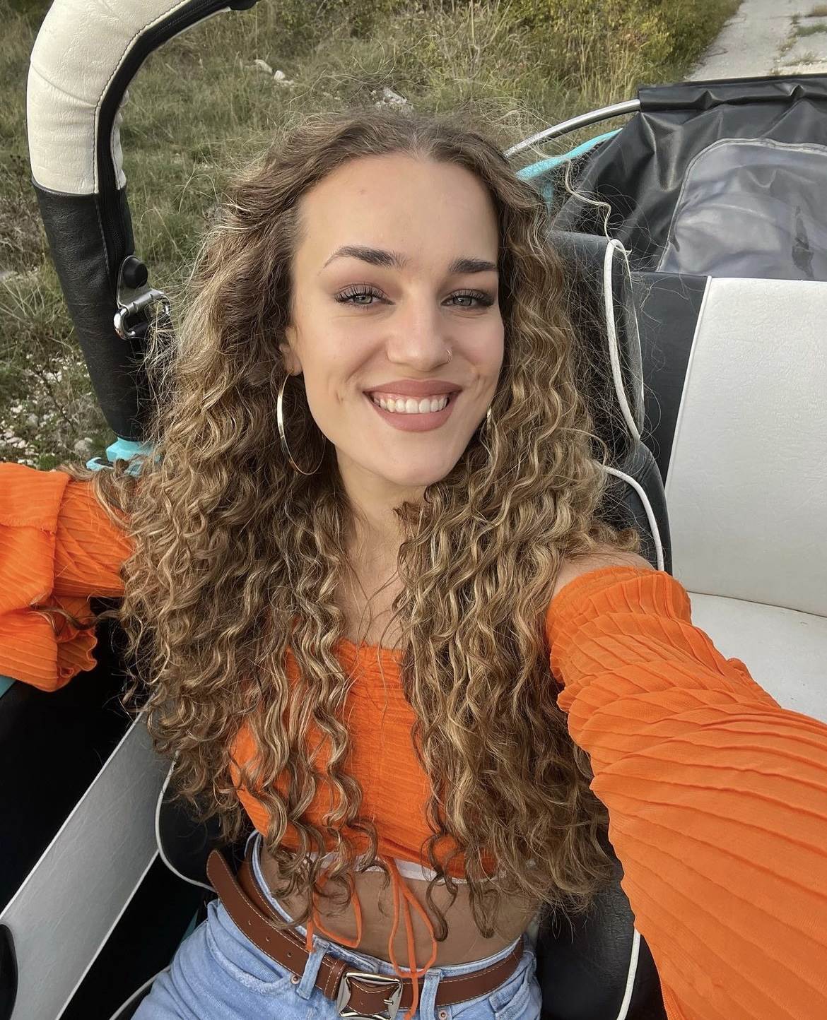 Lorena Bućan je pjevačica Magazina