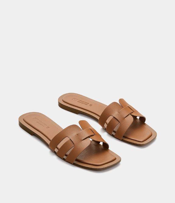 Flat crossover sandals/ Pull&Bear/ 19,99 EUR