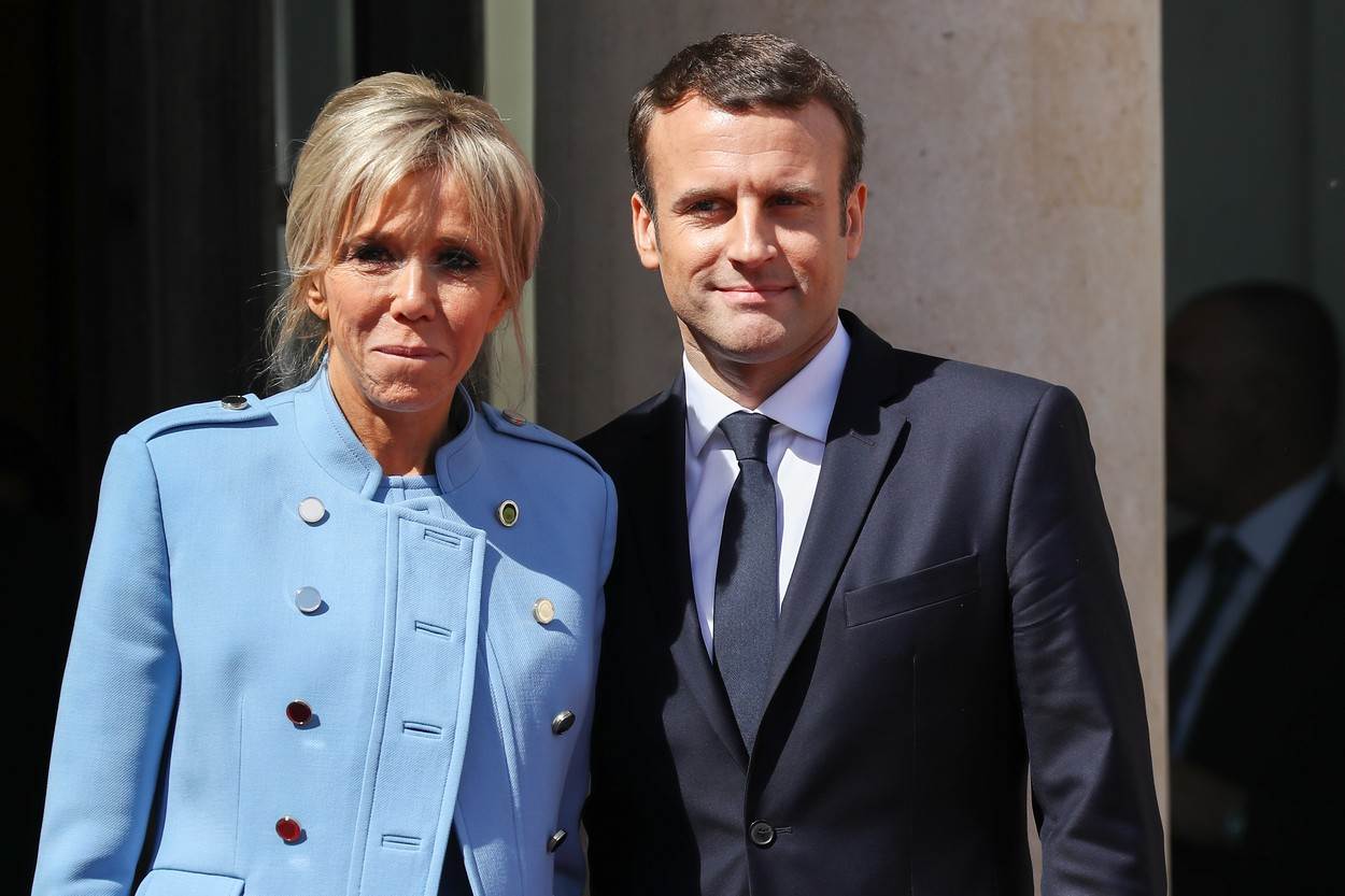 Procurile fotografije Brigitte Macron u kupaćem kostimu