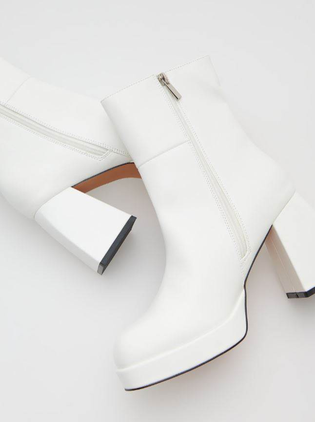 Čizme s visokom potpeticom/ Reserved/ 10,99 eur