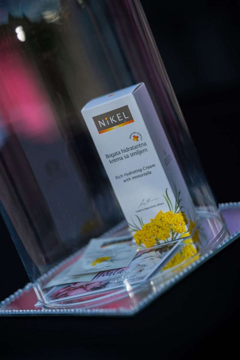 Mjesec ruzicaste vrpce - osvjetljavanje hotela Esplanade 2024 - fotograf Zlatko Prkacin (12).jpg