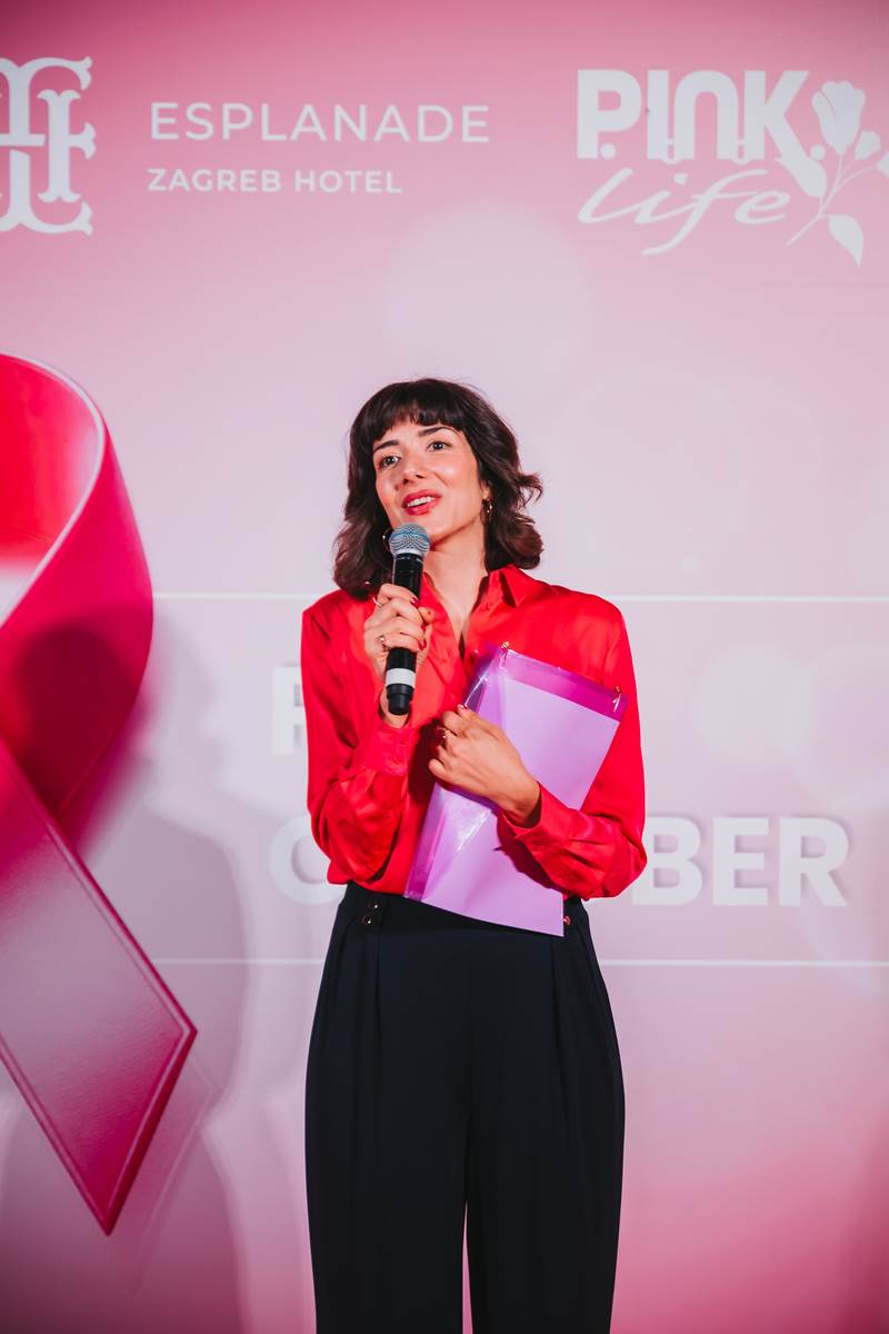 Mjesec ruzicaste vrpce - osvjetljavanje hotela Esplanade 2024 - fotograf Bruno Fantulin (11).jpg