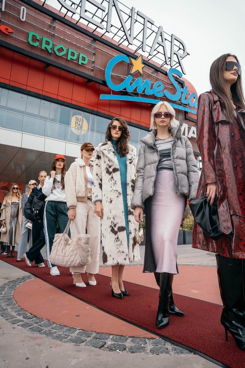 Modna revija na tračnicama17.jpg