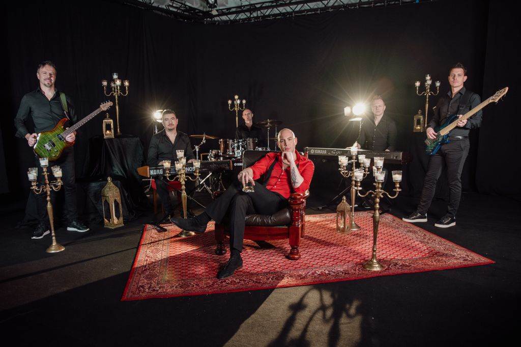 Joy_Lutam ulicama pustim.jpg