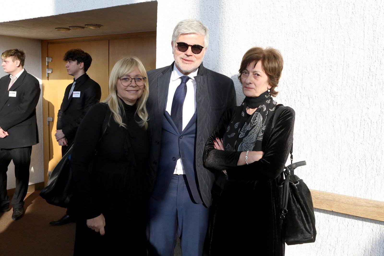 Dominik Livakovic i Iva Olivari na pogrebu Miroslava Cire Blaževica