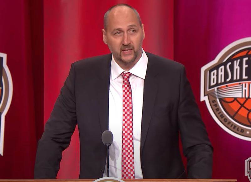 Dino i Viktorija Rada plešu zagrljeni