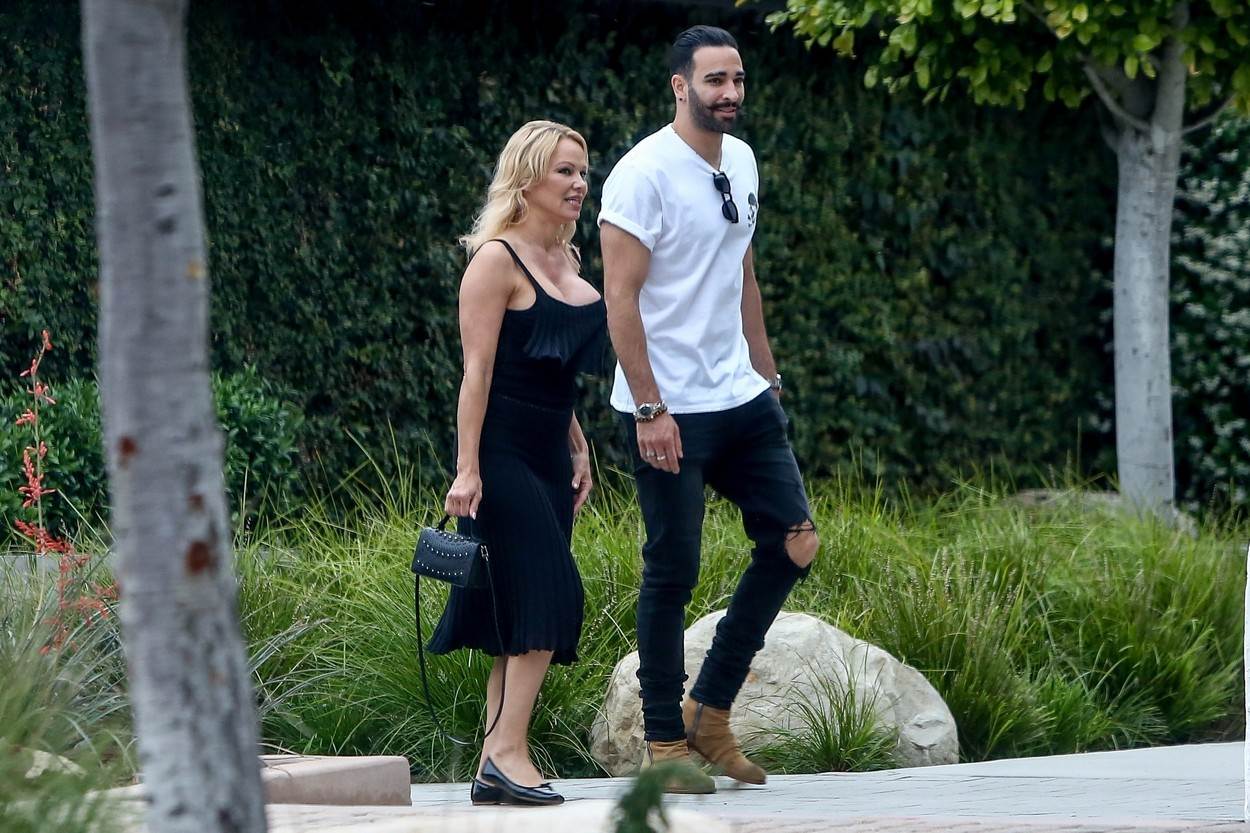 Adil Rami Pamela Anderson.jpg