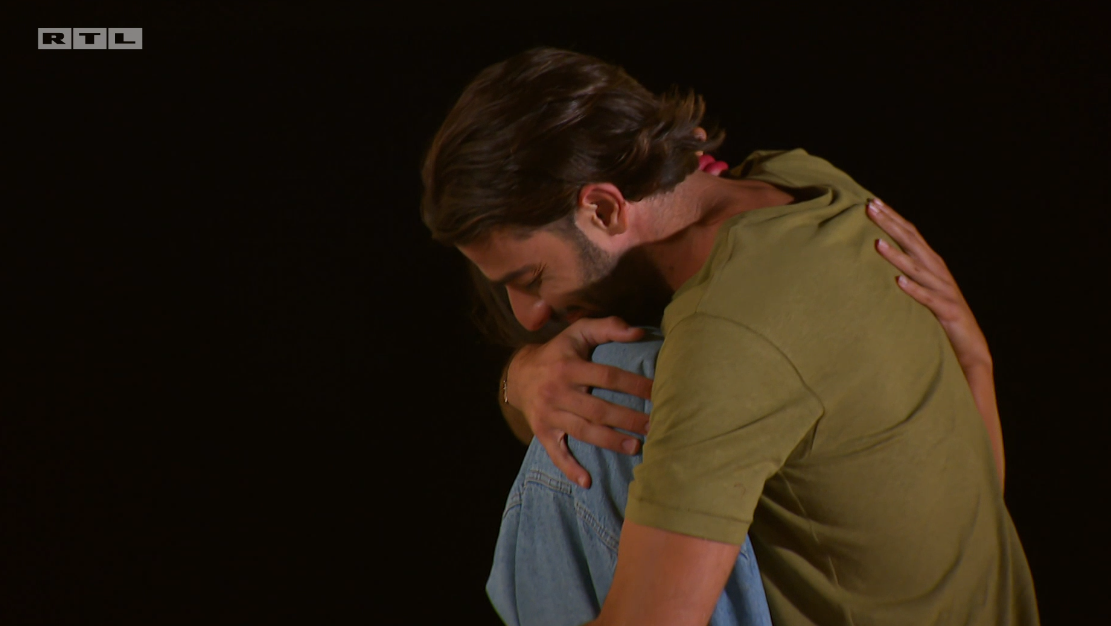 zagrljaj za Miju.PNG