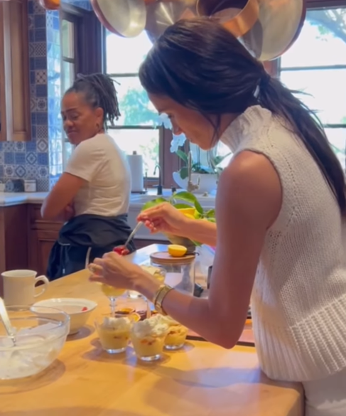 Meghan Markle i njezina mama u kuhinji