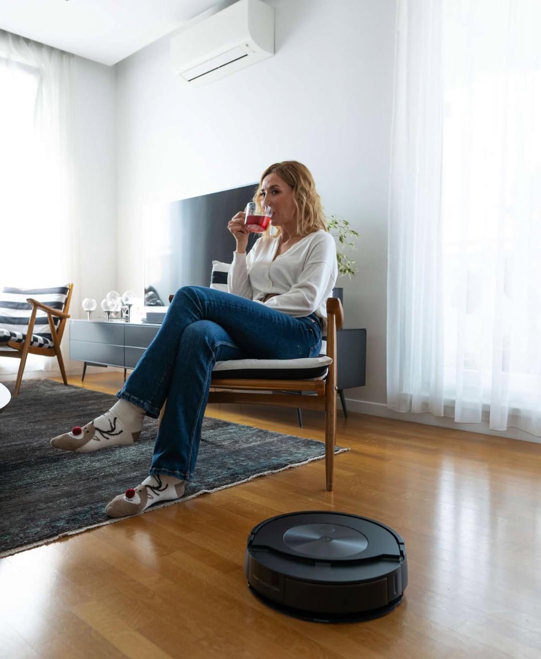 Ne postoji ništa ljepše od čistog i urednog doma, to nam je valjda svima zajedničko!   Upravo zbog toga nedavno sam među prvima isprobala najnapredniji robotski usisavač i perač podova na svijetu i malo je reći d.jpg
