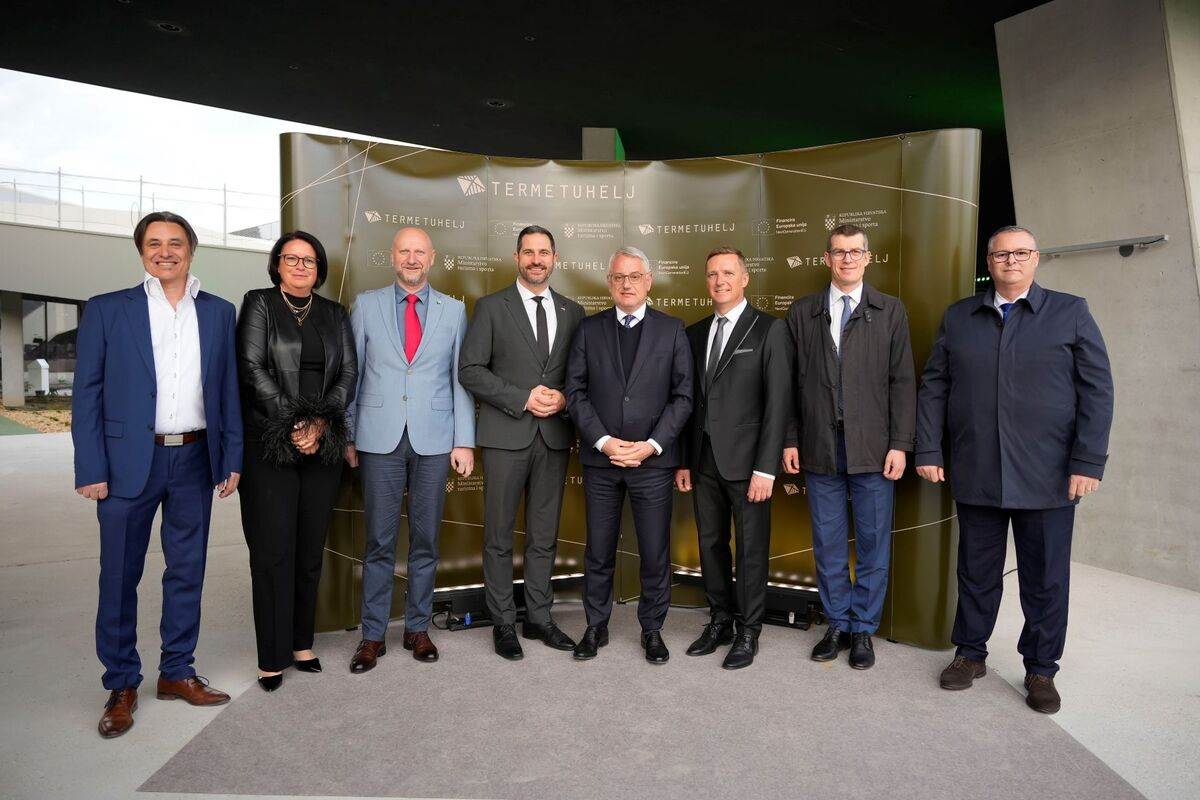 Vasja Čretnik, Dubravka Kalin, Željko Kolar, Tonči Glavina, Matjaž Han, Florjan Vasle, Gašper Dovžan, Kristijan Stančić.jpg