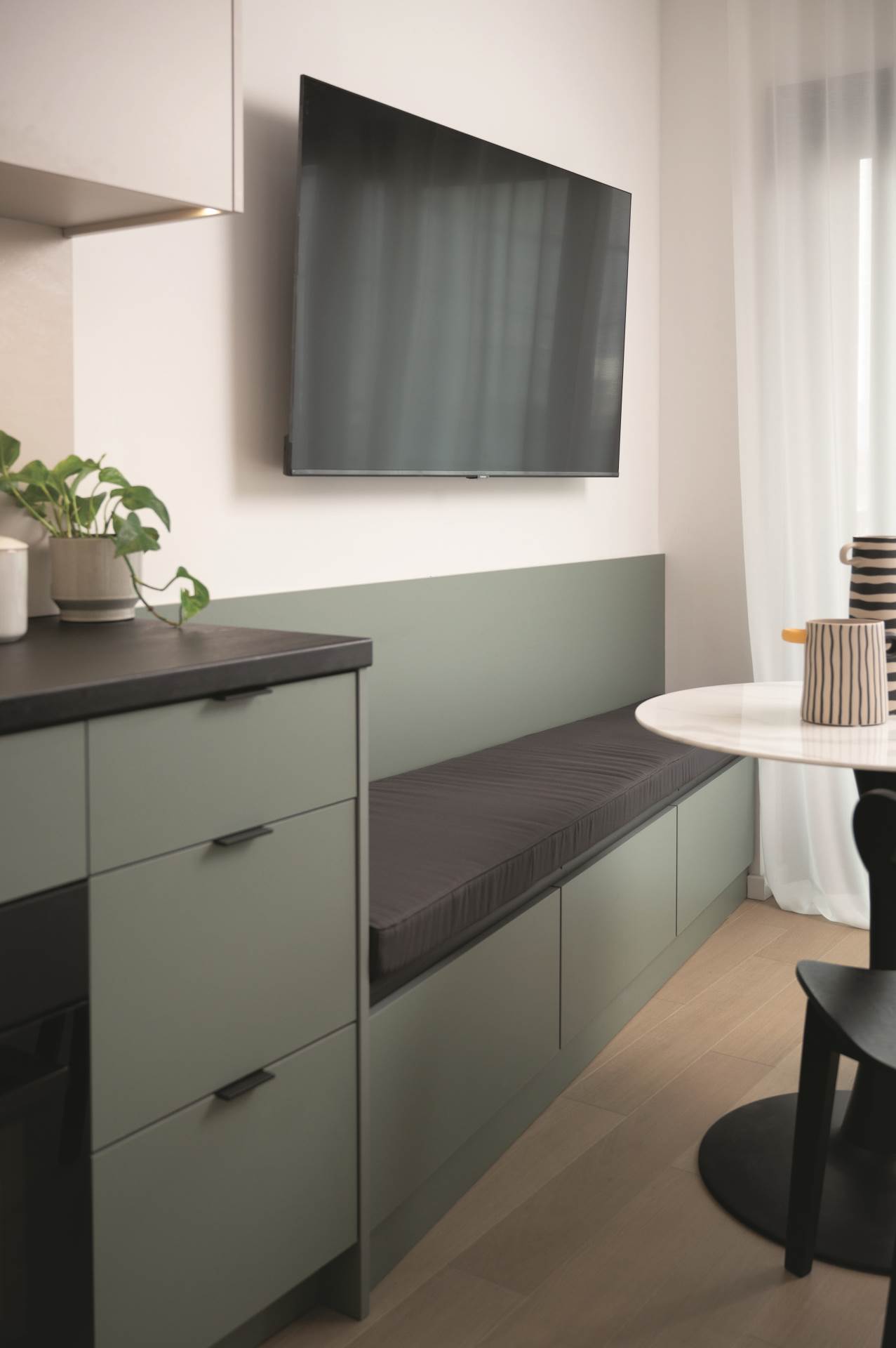 Pastelni tonovi u modernom domu (16).jpg