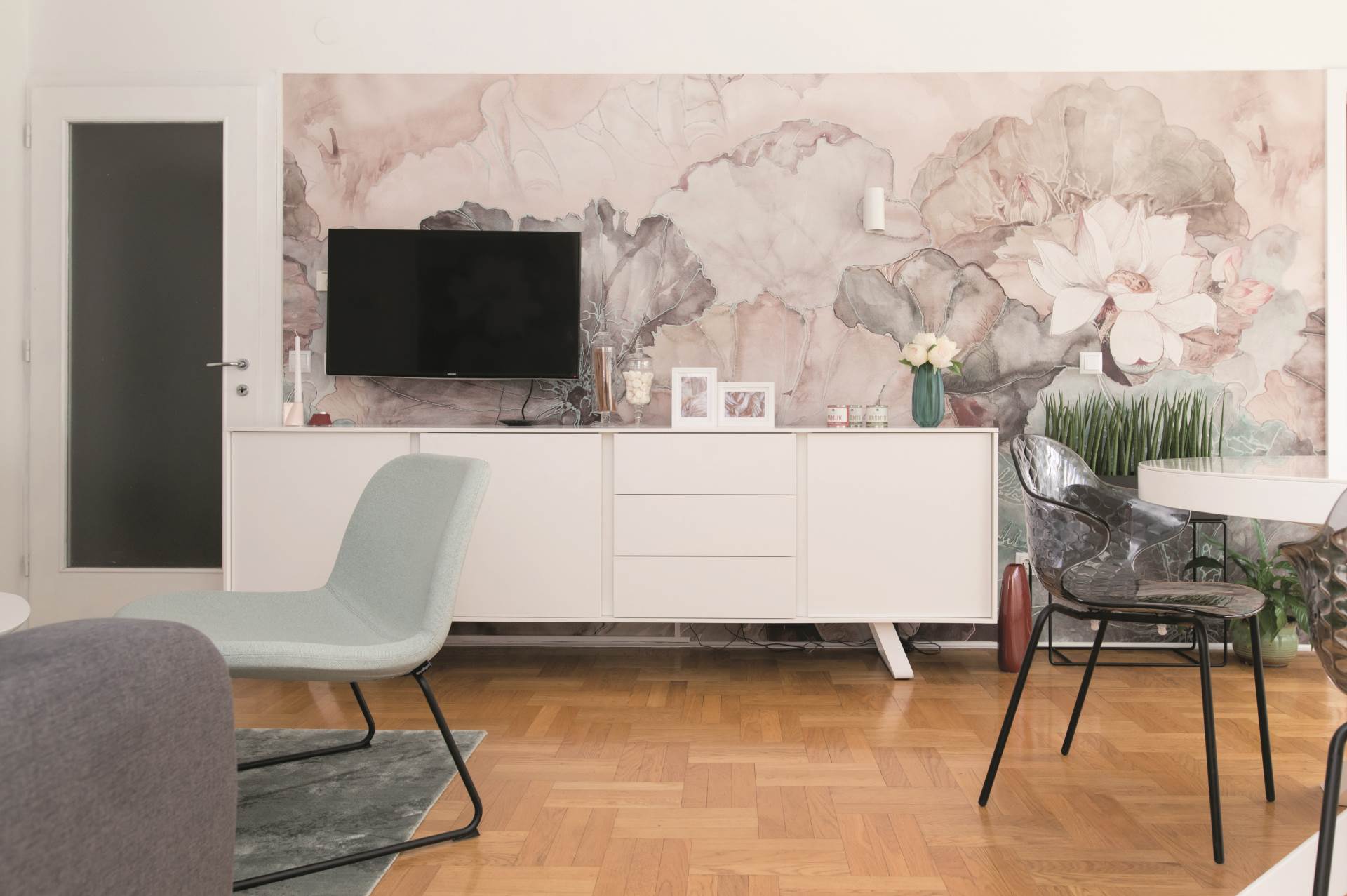 Pastelni tonovi u modernom domu.jpg