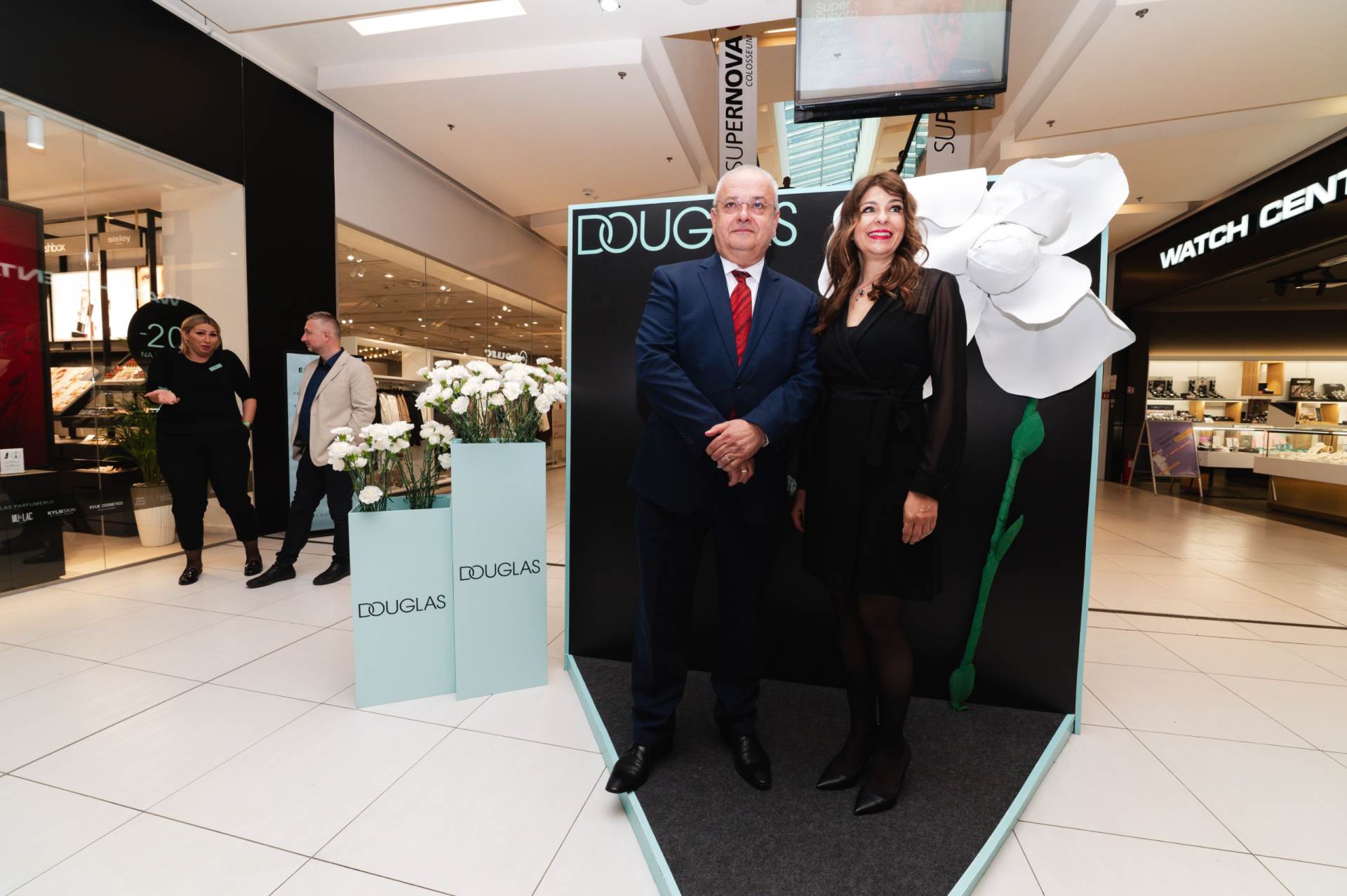 CEO Douglas Adriatic cluster Adrijana Bokan i gradonačelnik Slavonskog Broda Mirko Duspara.jpg