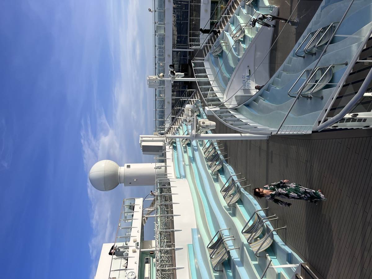 Costa Smeralda prostor za zabavu.jpg