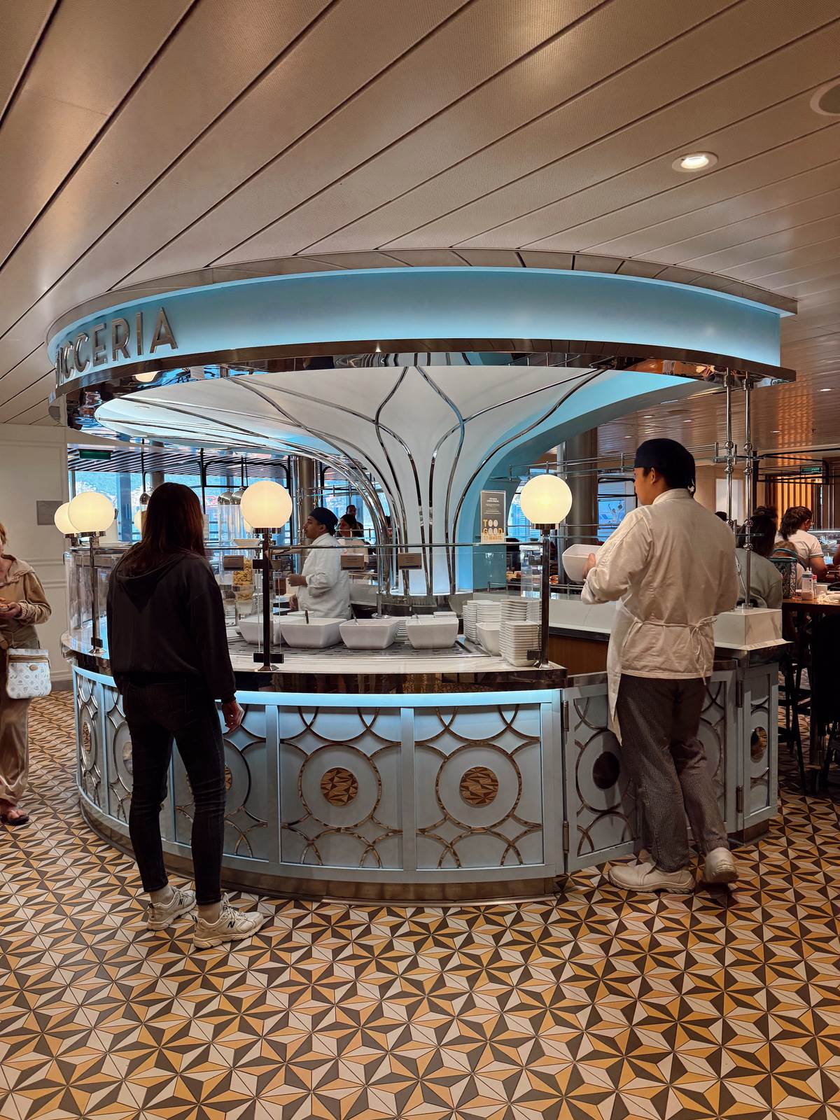 Costa Smeralda restoran.jpg