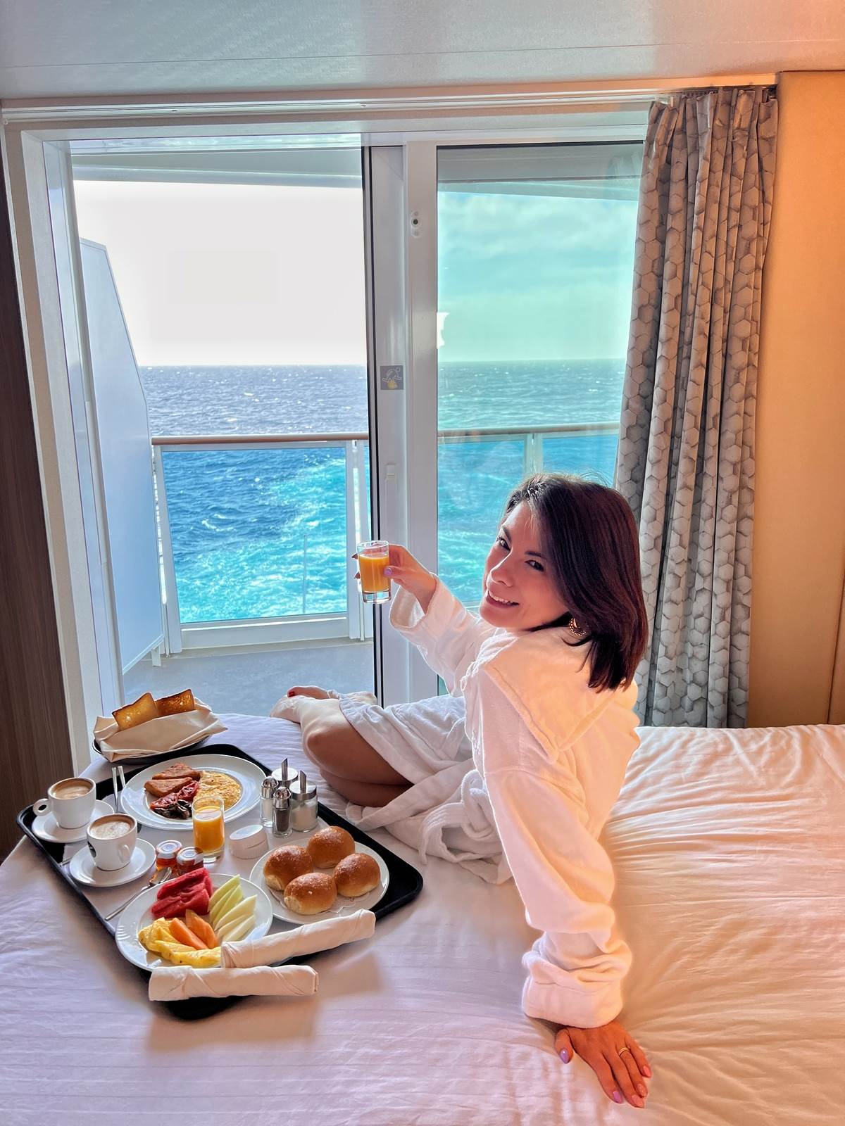 Dorucak u kabini.jpg