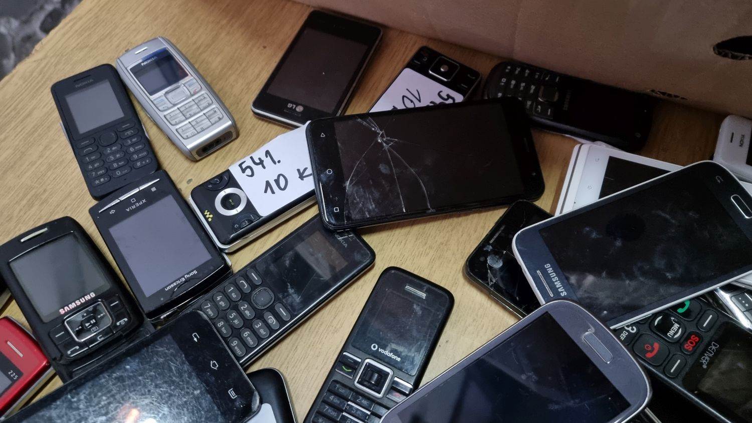 MOBITELI, BICIKLI, LAPTOPI, TORBE Bili smo na javnoj prodaji u policijskoj upravi Zagrebačkoj