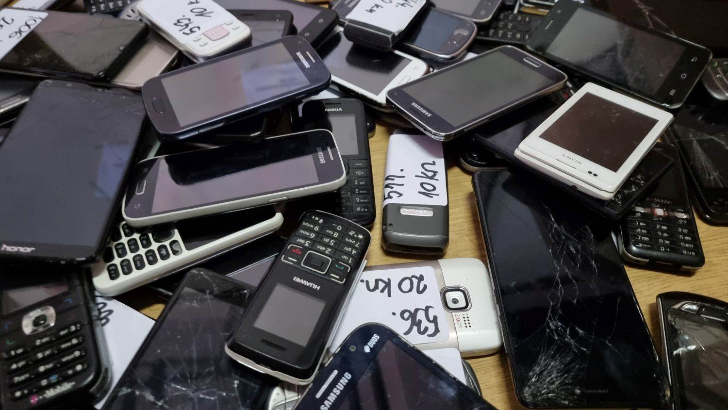MOBITELI, BICIKLI, LAPTOPI, TORBE Bili smo na javnoj prodaji u policijskoj upravi Zagrebačkoj