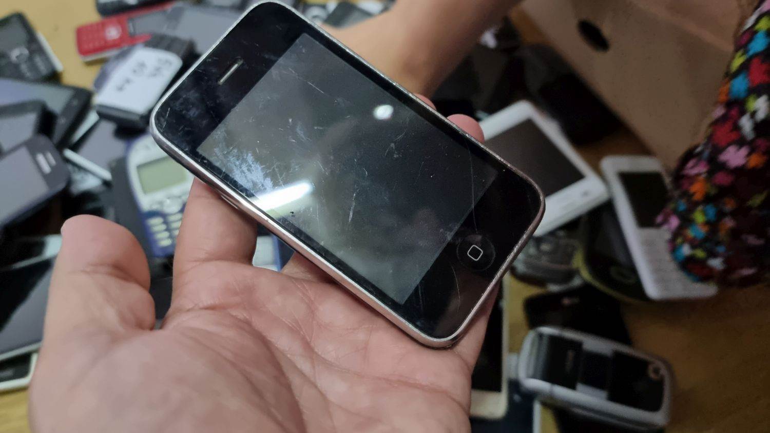 MOBITELI, BICIKLI, LAPTOPI, TORBE Bili smo na javnoj prodaji u policijskoj upravi Zagrebačkoj