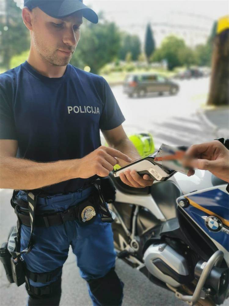 Prometna policija naplata prometne kazne prekrsaja (4).jpg