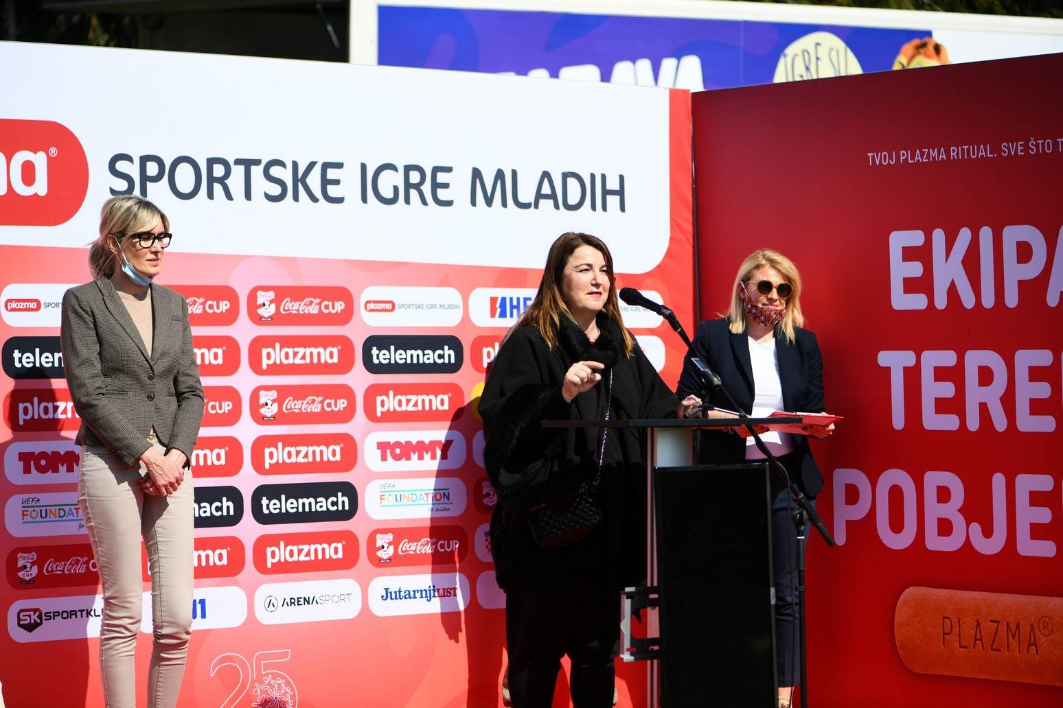 200 OSNOVNOŠKOLACA IZ PETRINJE: Natjecanje u graničaru i atletici