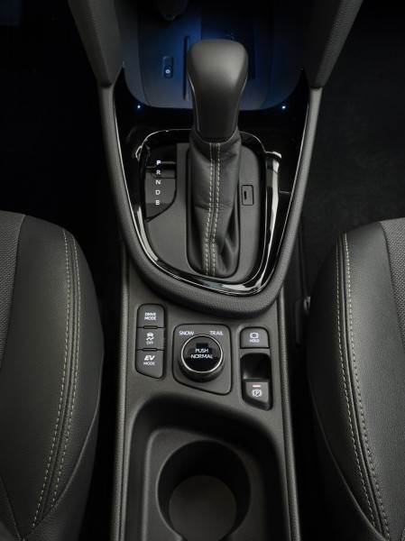 REZERVIRAJTE ONLINE SVOJU TOYOTU: Adventure i Premiere edition novog Yaris Cross modela