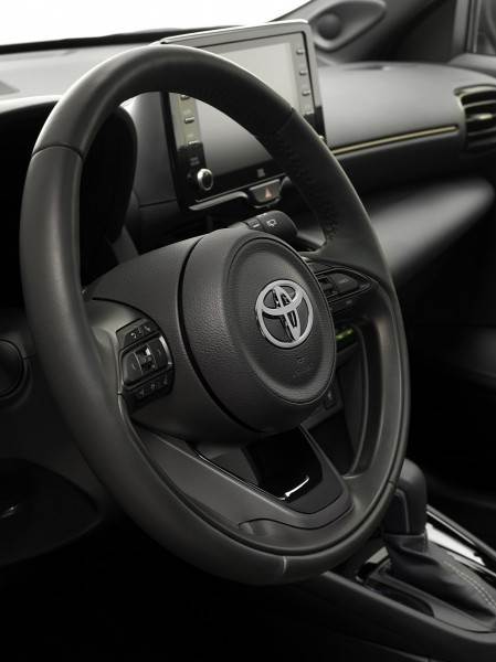 REZERVIRAJTE ONLINE SVOJU TOYOTU: Adventure i Premiere edition novog Yaris Cross modela
