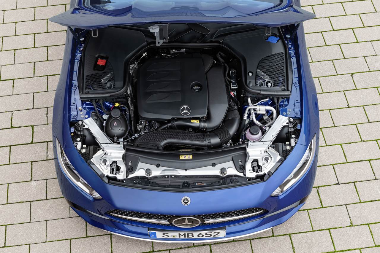 MERCEDES CLS: Uz automatsko parkiranje može sam zakočiti ako vozač ne reagira