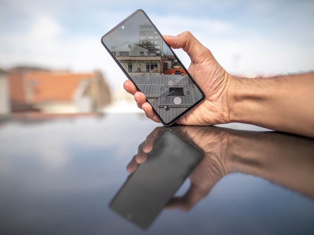 PROMJENA NA TRONU Samsung Galaxy pa zatim iPhone