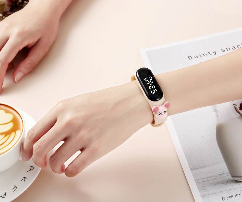 ODLIČAN POKLON ZA DJECU Slatka pametna narukvica za samo 20 kuna