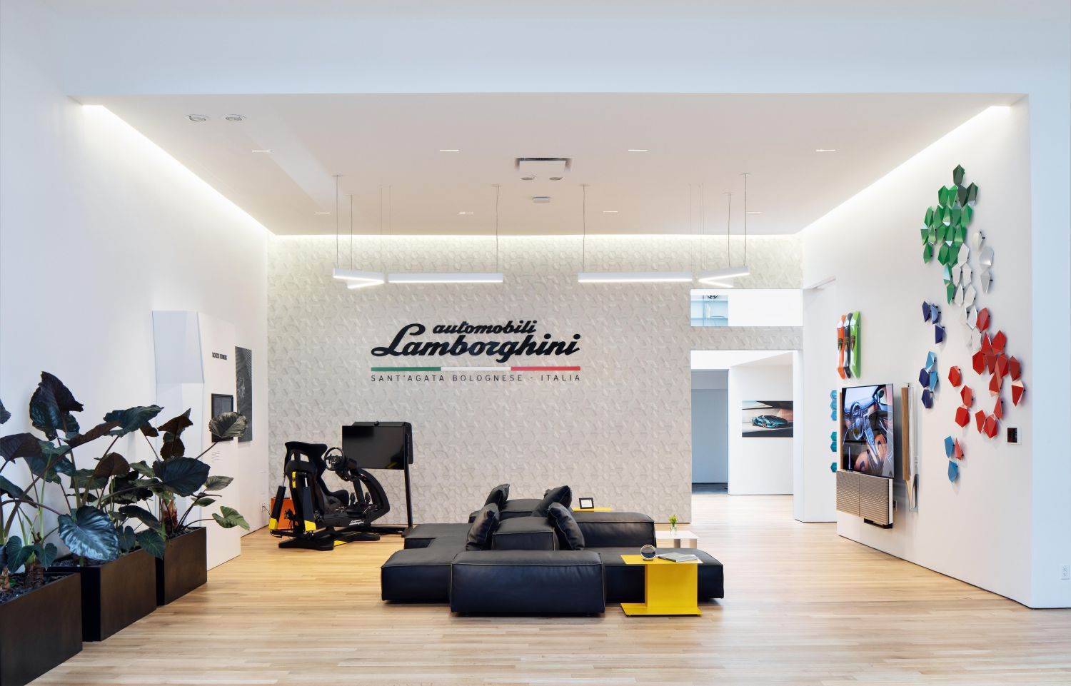 LAMBORGHINI LOUNGE NEW YORK CITY Nikad viđeni automobili, B&O zvuk i novi sat