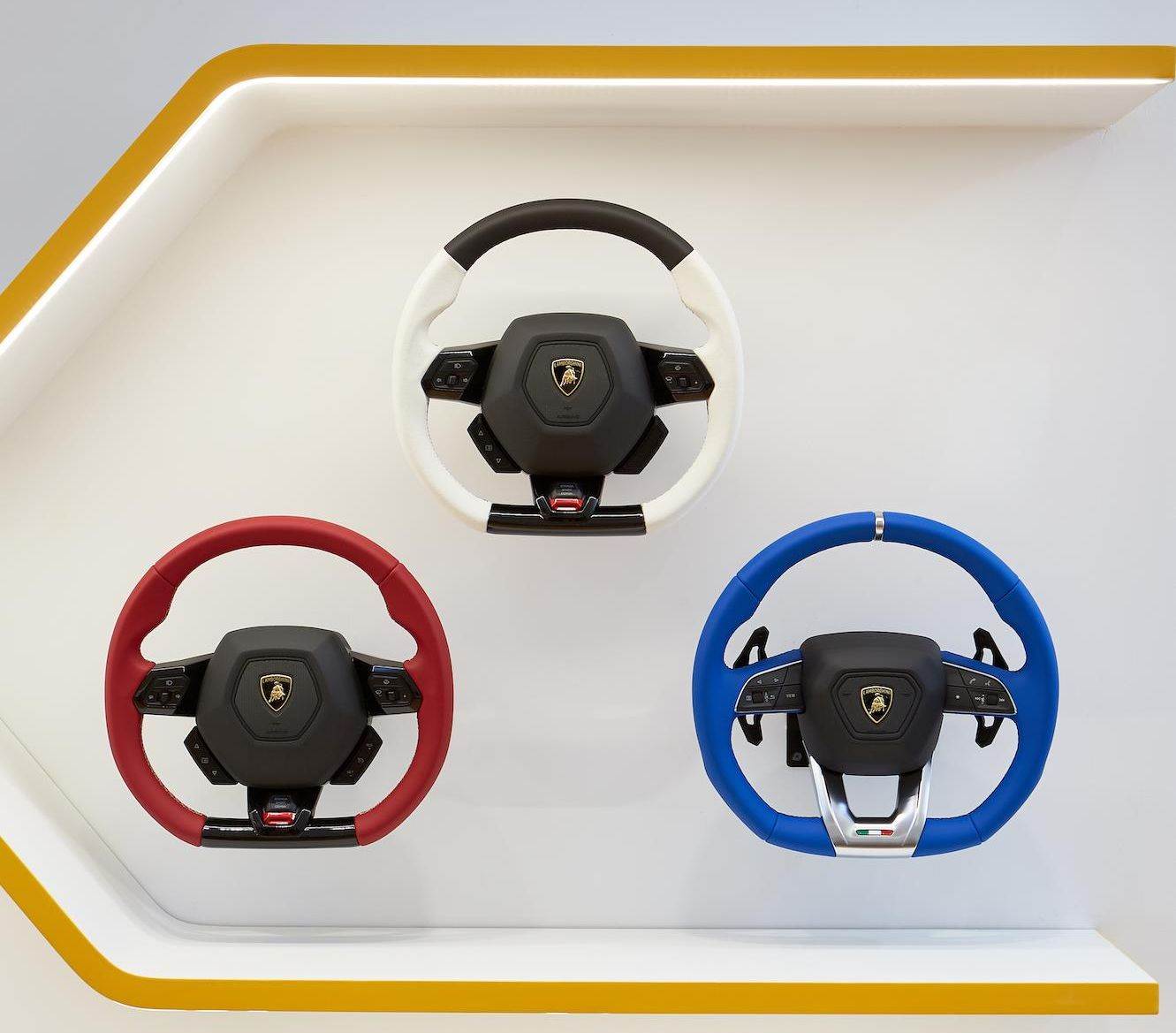 LAMBORGHINI LOUNGE NEW YORK CITY Nikad viđeni automobili, B&O zvuk i novi sat