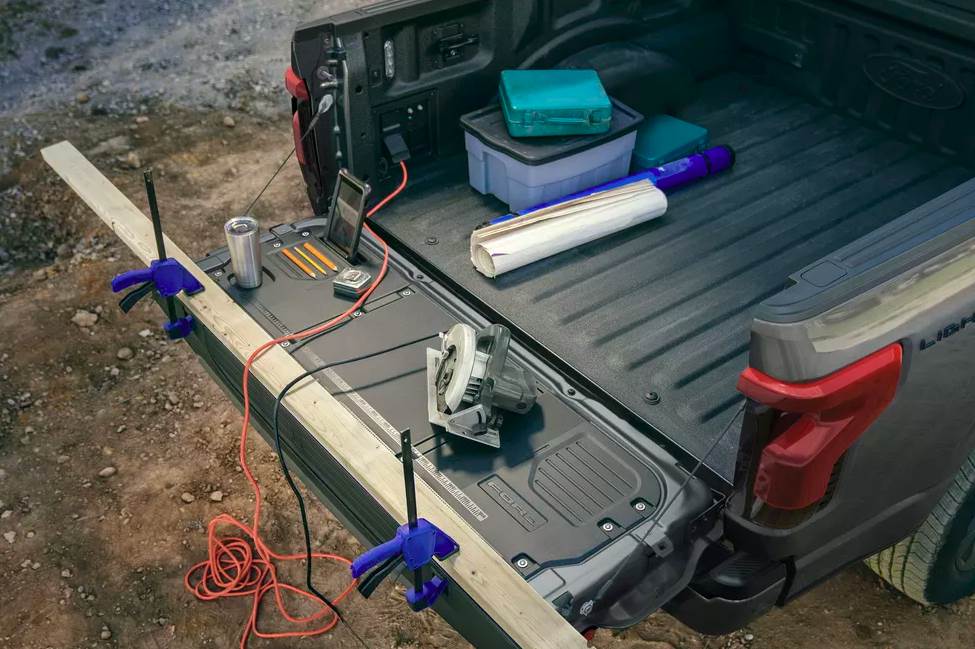 KONKURENCIJA VELIKIMA Ovaj kamion na struju energijom može napajati i kuću!