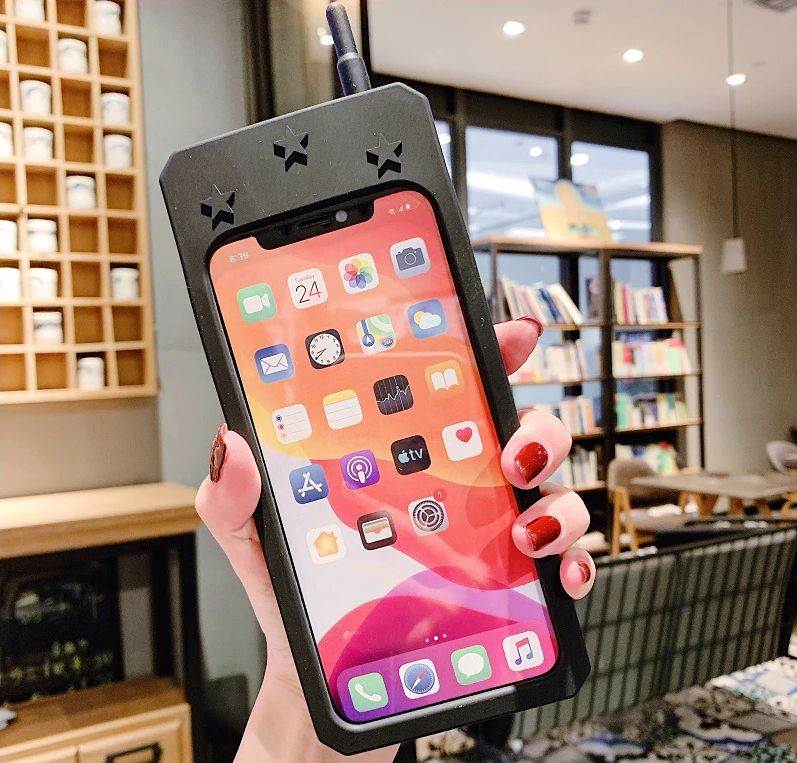 AKO VAS PUCA NOSTALGIJA Maska za iPhone koja glumi stari mobitel s antenom