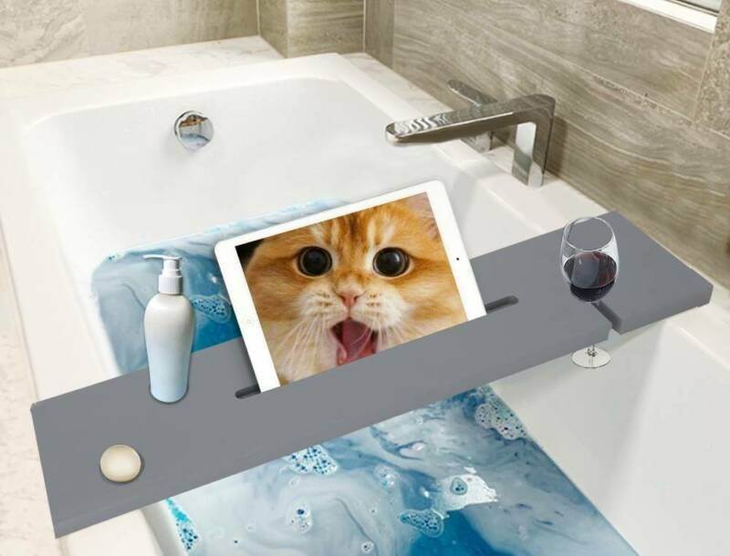 PROSJEČNO TUŠIRANJE TRAJE 8 MINUTA Ako se kupate, trebat će vam tablet