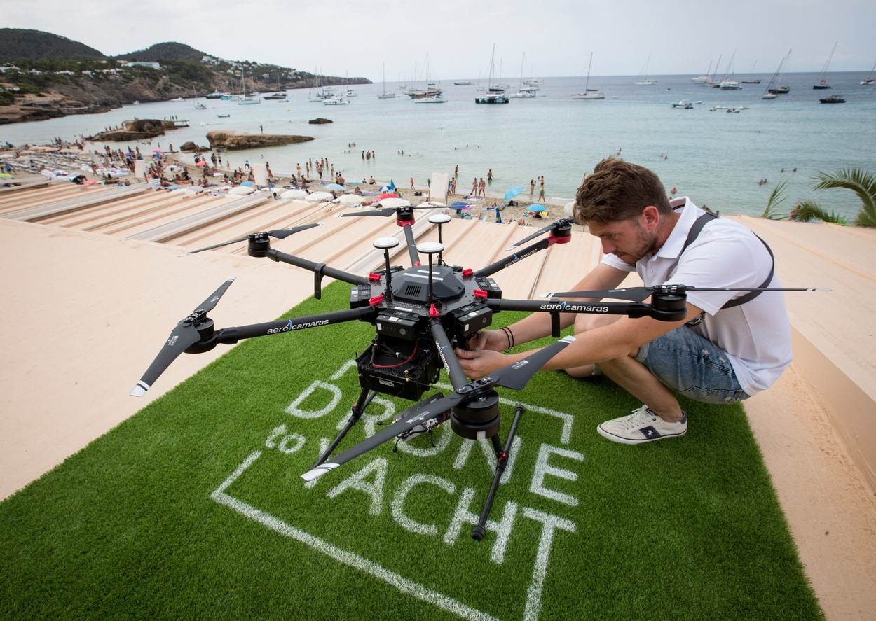 Drone to Yacht (7)