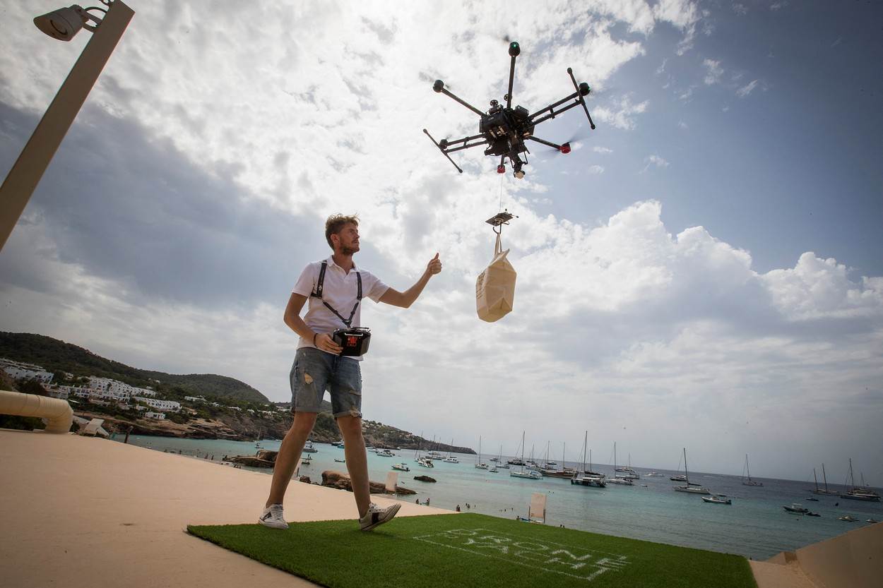 Drone to Yacht (8)