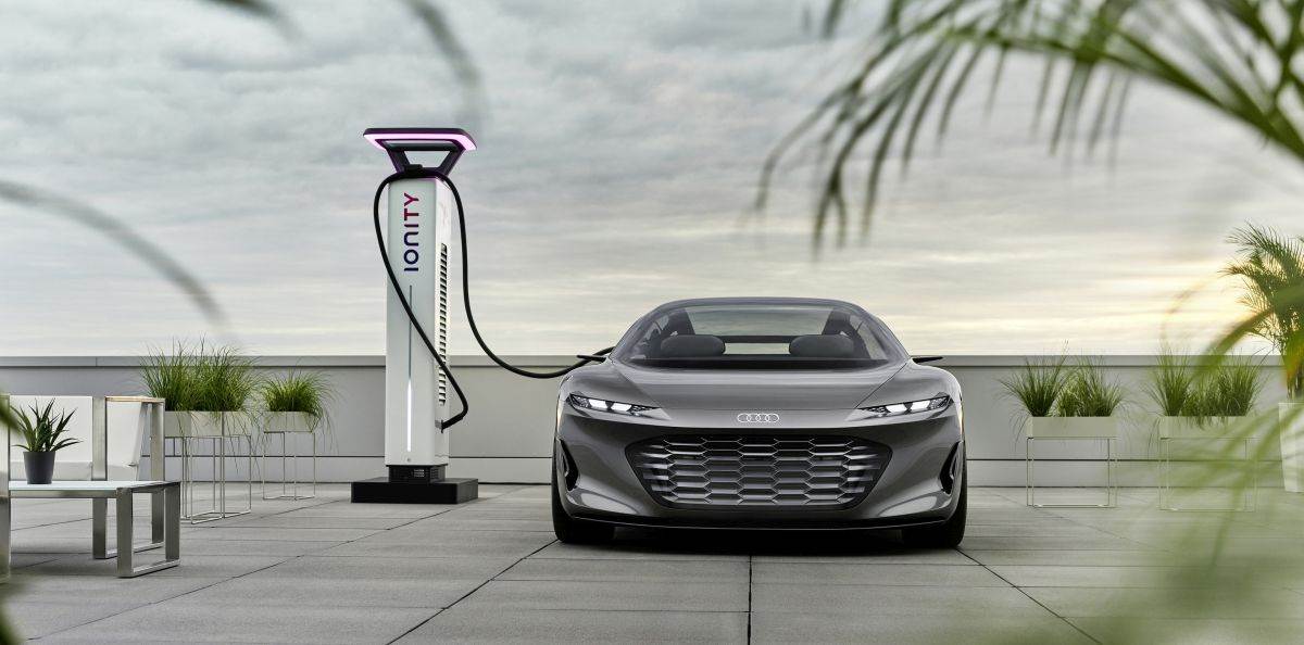 PRVA KLASA JURI PREMA BUDUĆNOSTI Audi grandsphere koncept