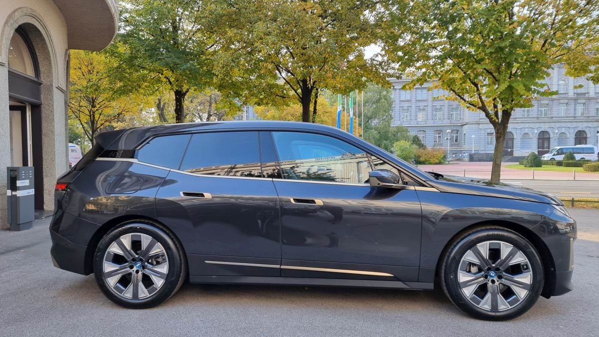 BMW iX (21)