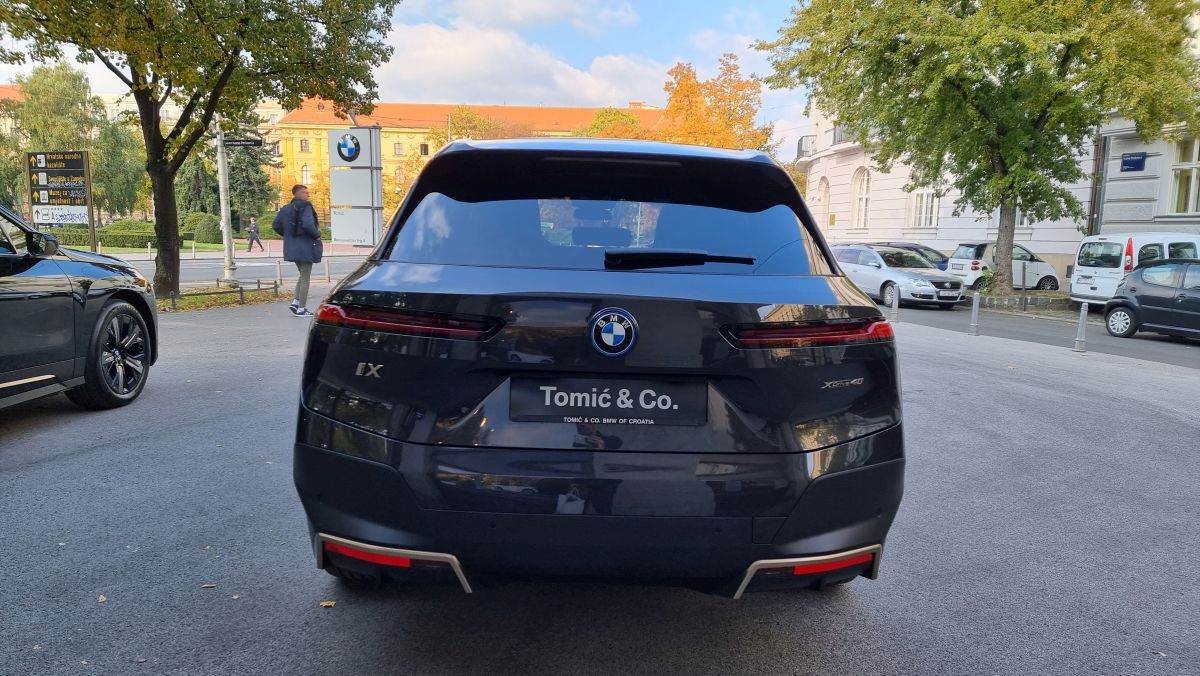 BMW iX (23)