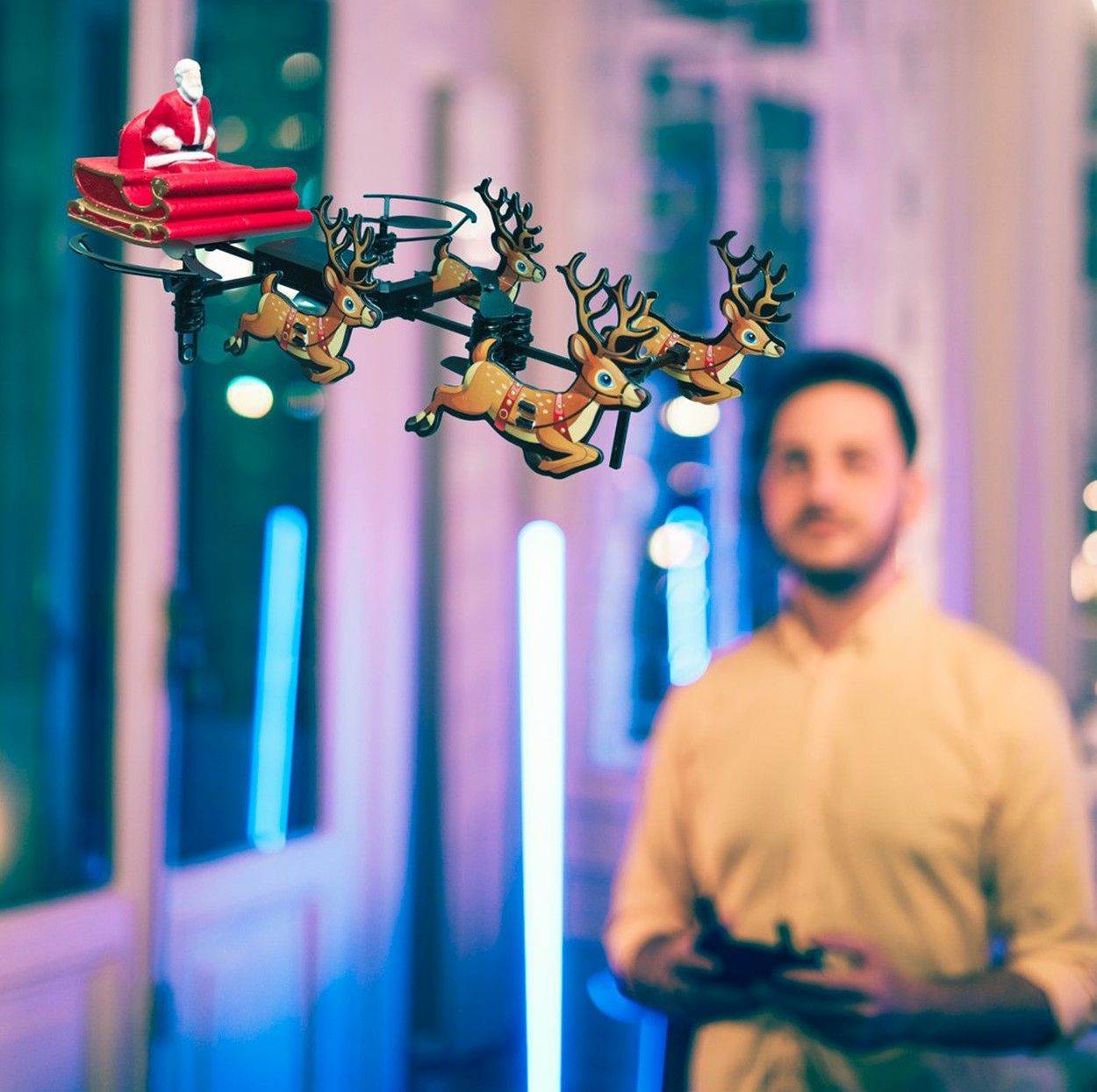 Dron Djed Mraz Djed Božičnjak (2).jpg