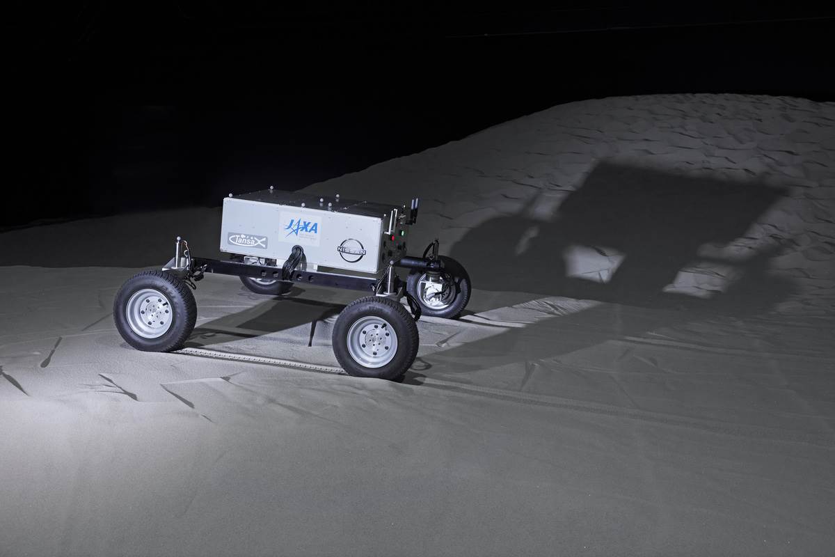 Nissan Moon rover (7).jpg