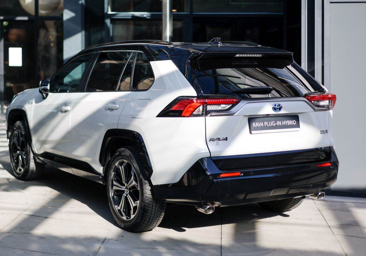 Toyota RAV4 Plug-in Hybrid (15).jpg
