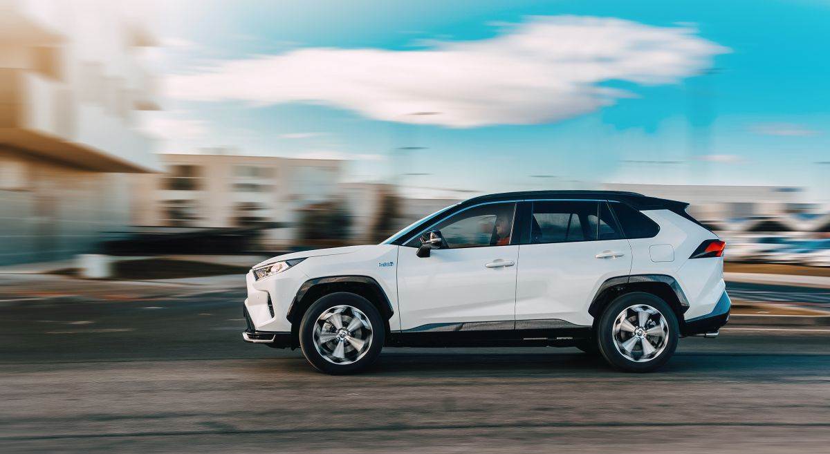 Toyota RAV4 Plug-in Hybrid (1).jpg