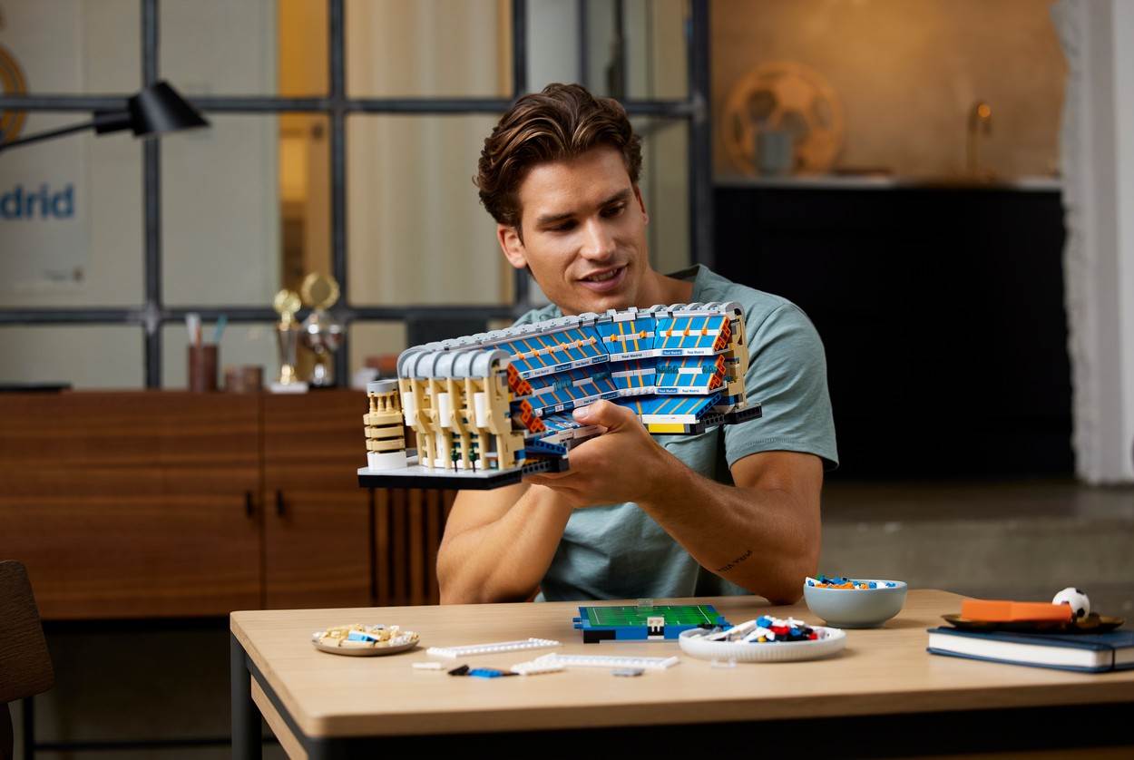 Lego Real Madrid Santiago Bernabéu Stadium (4).jpg