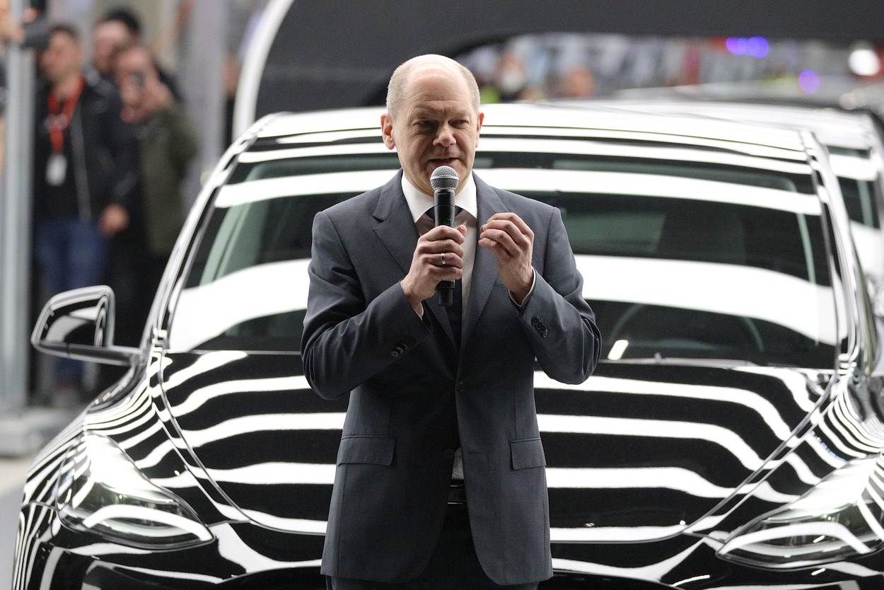 Olaf Scholz Tesla tvornica Berlin.jpg